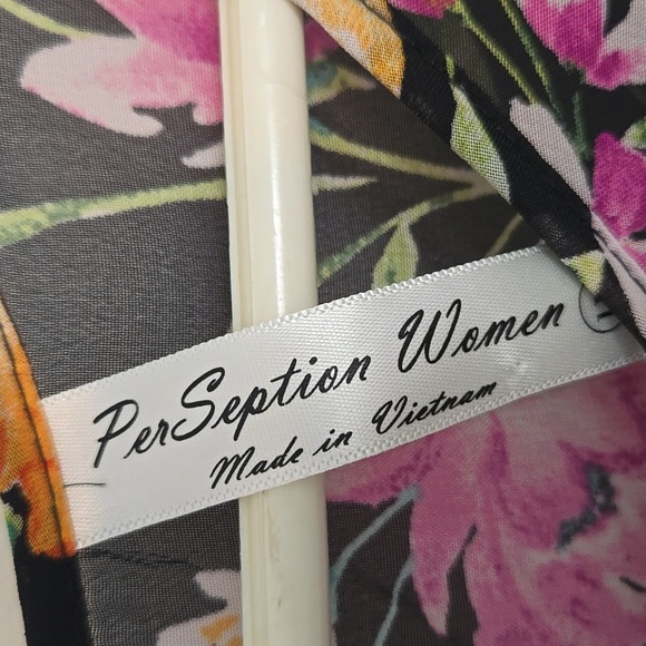 Floral Black Women's Top - Picture 2 of 7